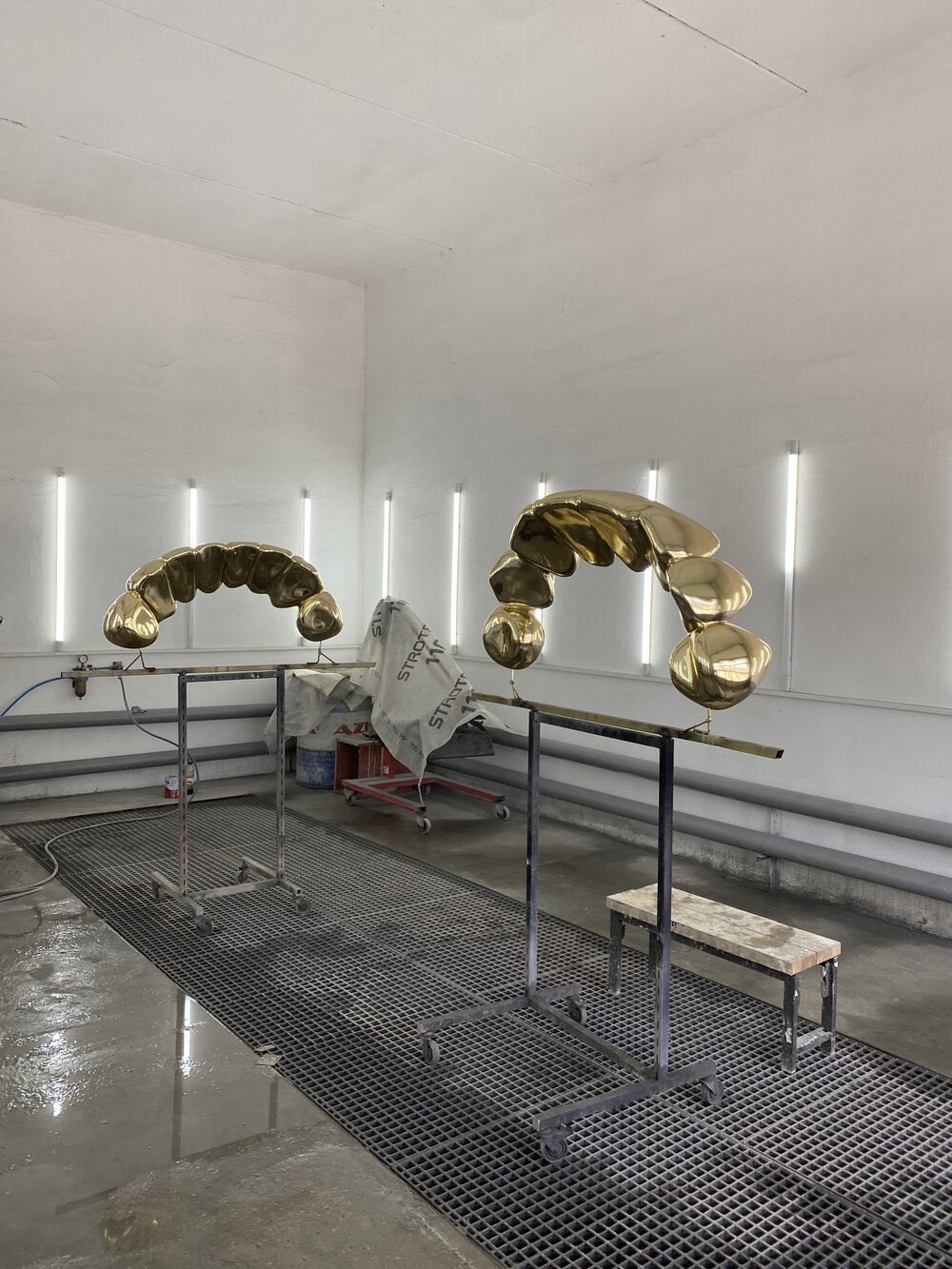 «Мій скарб», вигляд скульптур під час метализації, 2019