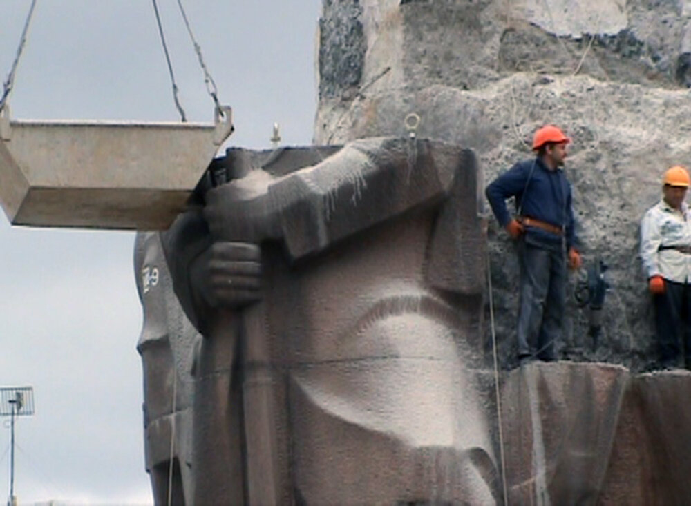 Фрагмент із відео Миколи Рідного «Монумент», 2012 рік. Фото надане Олександром Соловйовим