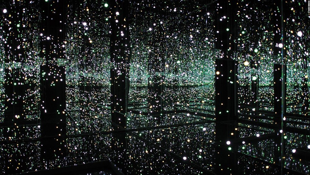 Яйої Кусама, інсталяція «В кінці всесвіту». Світлина: Programatica