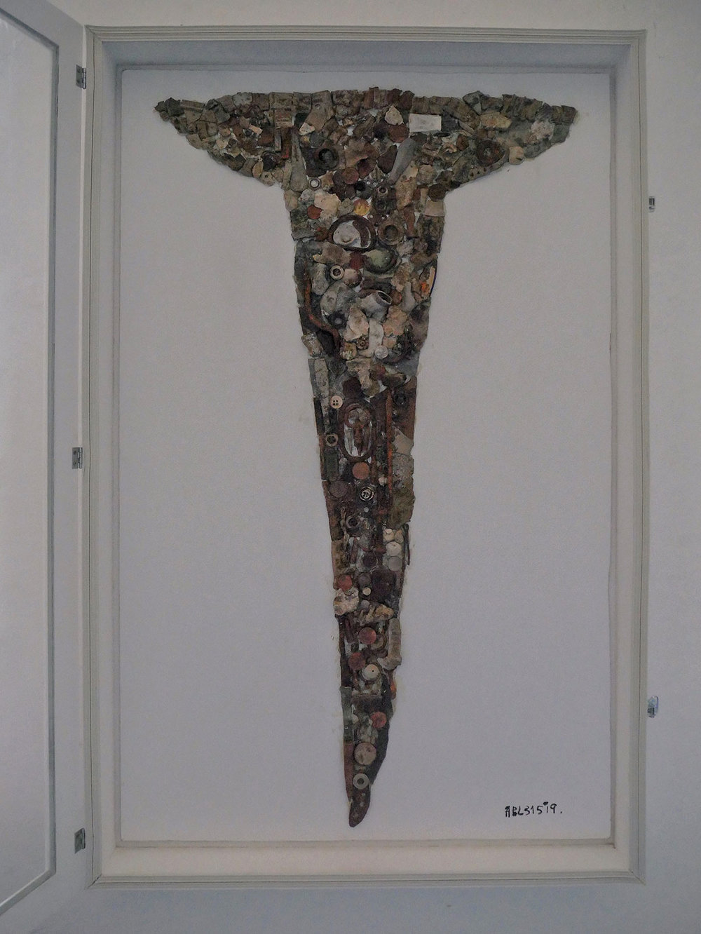 APL315 (Одеса), «Цвях», металеві артефакти на вініловому листі, рідкий силікон, 98 х 61 см., 2019