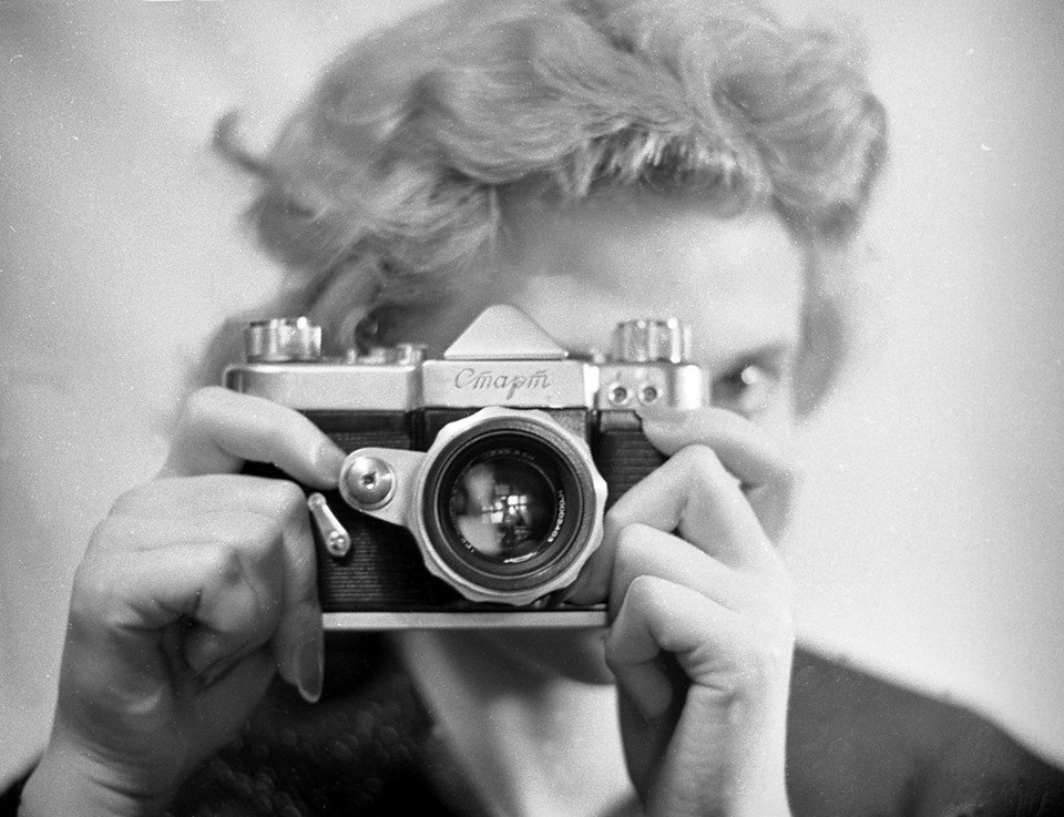 Світлина: Володимир Степанов, «Поява нового фотоапарата "Старт"», 1959